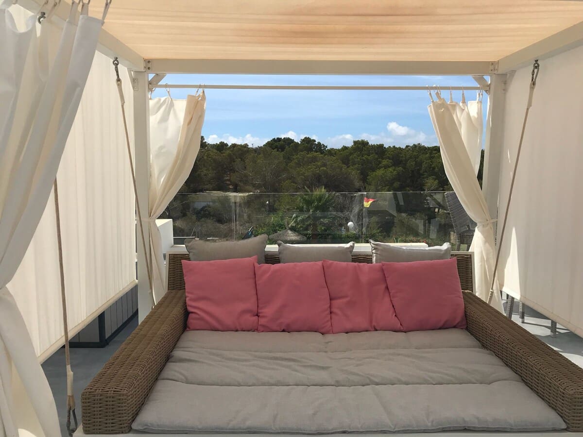 3 makuuhuone Omakotitalo myytävänä paikassa Tolleric mukana uima-altaan 
autotalli - 1 099 000 € (Ref: 9346553)