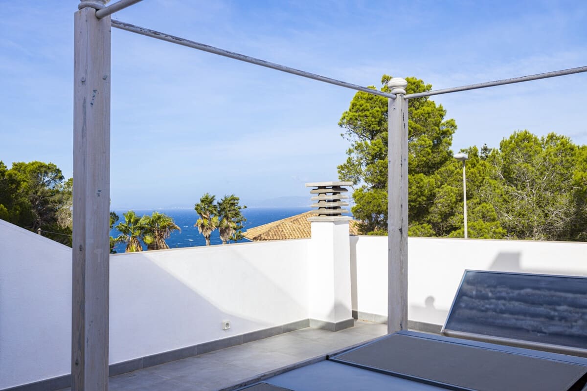 3 makuuhuone Omakotitalo myytävänä paikassa Tolleric mukana uima-altaan 
autotalli - 1 099 000 € (Ref: 9346553)