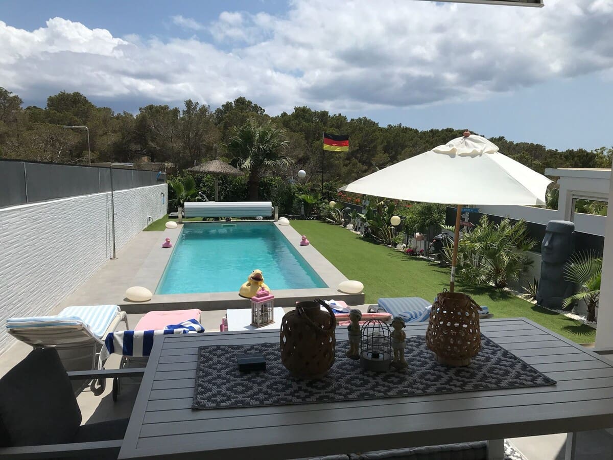 3 makuuhuone Omakotitalo myytävänä paikassa Tolleric mukana uima-altaan 
autotalli - 1 099 000 € (Ref: 9346553)