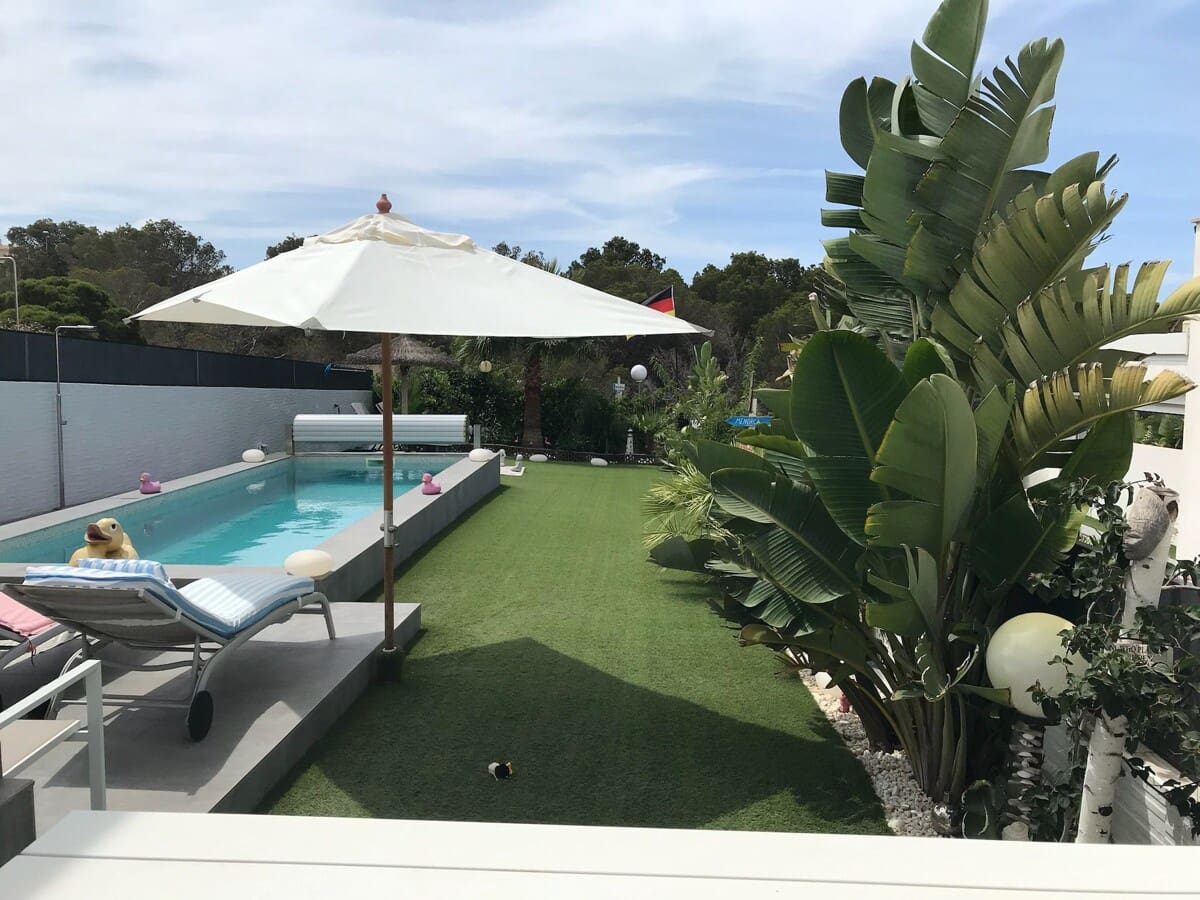 3 makuuhuone Omakotitalo myytävänä paikassa Tolleric mukana uima-altaan 
autotalli - 1 099 000 € (Ref: 9346553)