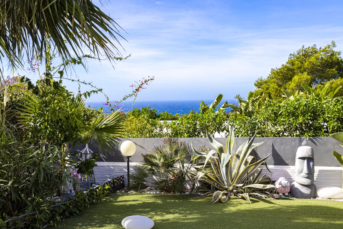 3 makuuhuone Omakotitalo myytävänä paikassa Tolleric mukana uima-altaan 
autotalli - 1 099 000 € (Ref: 9346553)