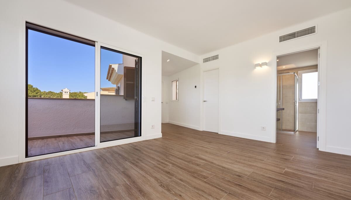 3 bedroom Villa for sale in Santa Ponsa with pool garage - € 1,750,000 (Ref: 9354047)