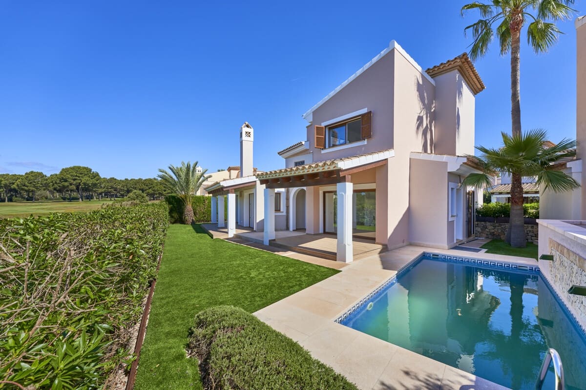 3 bedroom Villa for sale in Santa Ponsa with pool garage - € 1,750,000 (Ref: 9354047)
