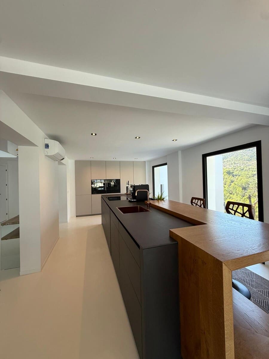 5 camera da letto Villa da affittare in Genova con piscina garage - 12.000 € (Rif: 9357689)