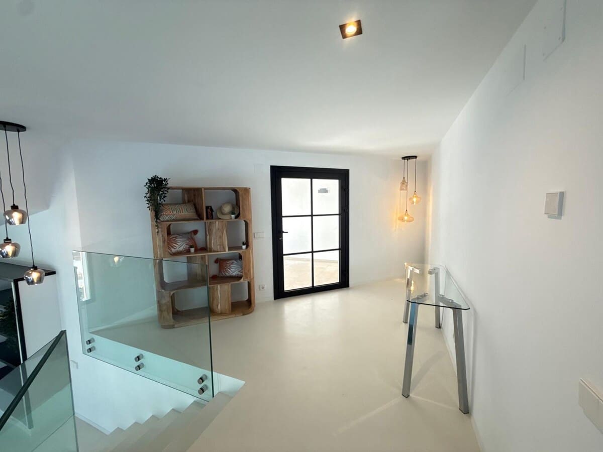 5 camera da letto Villa da affittare in Genova con piscina garage - 12.000 € (Rif: 9357689)