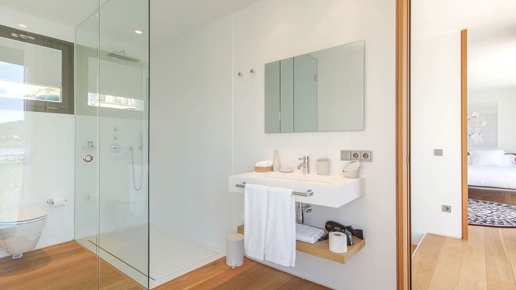 9 bedroom Villa for sale in Es Camp De Mar / El Camp De Mar with pool garage - € 15,000,000 (Ref: 9357690)