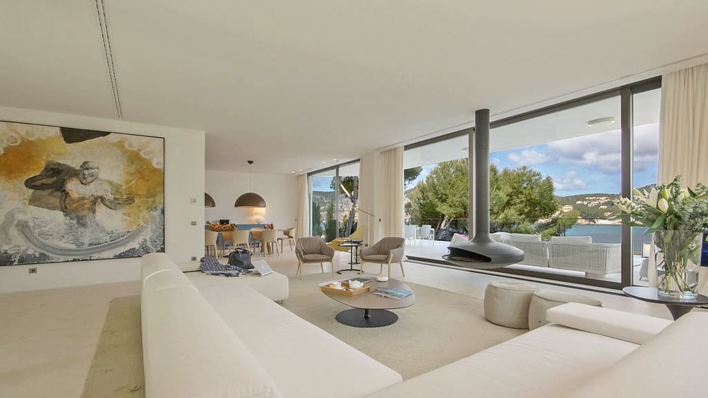 9 bedroom Villa for sale in Es Camp De Mar / El Camp De Mar with pool garage - € 15,000,000 (Ref: 9357690)