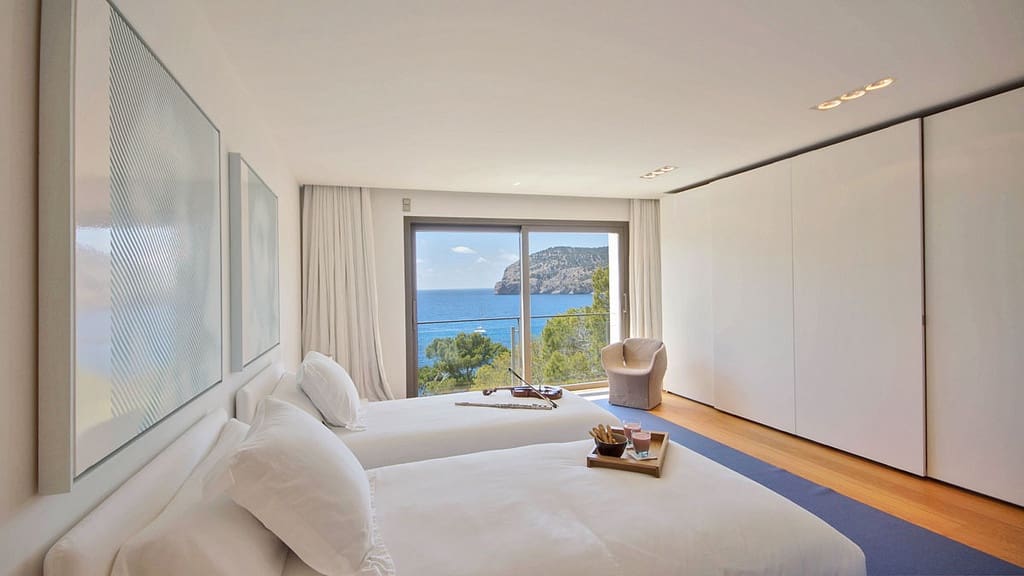 9 bedroom Villa for sale in Es Camp De Mar / El Camp De Mar with pool garage - € 15,000,000 (Ref: 9357690)