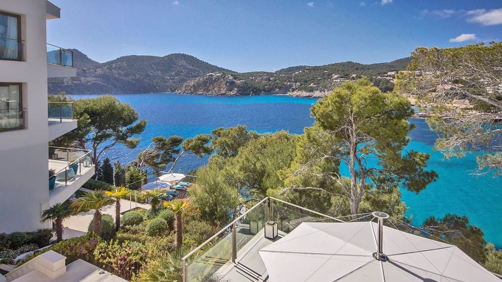 9 bedroom Villa for sale in Es Camp De Mar / El Camp De Mar with pool garage - € 15,000,000 (Ref: 9357690)