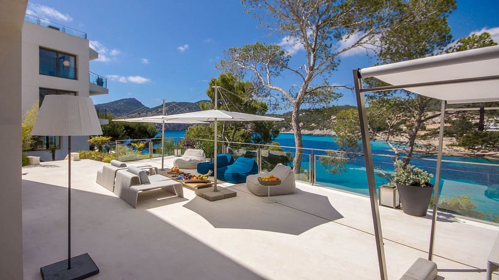 9 bedroom Villa for sale in Es Camp De Mar / El Camp De Mar with pool garage - € 15,000,000 (Ref: 9357690)