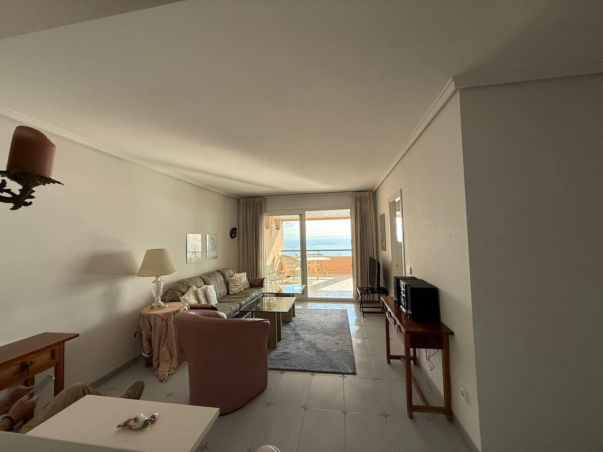 2 bedroom Flat for sale in Illetas with pool - € 695,000 (Ref: 9400232)