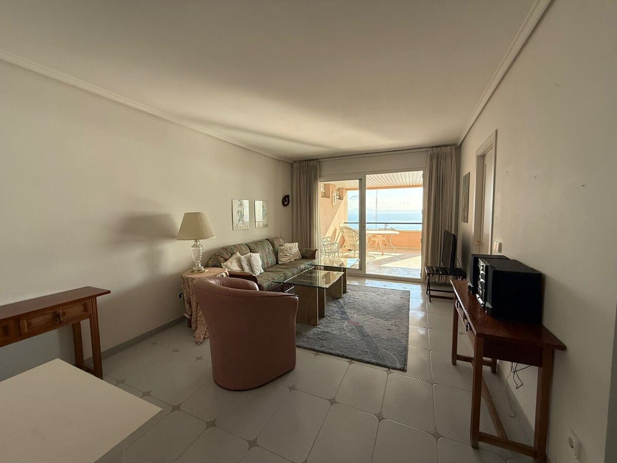 2 bedroom Flat for sale in Illetas with pool - € 695,000 (Ref: 9400232)