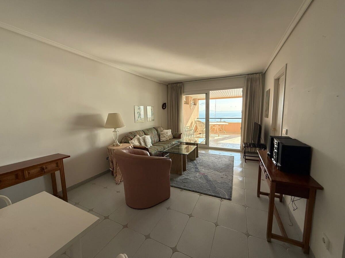 2 bedroom Flat for sale in Illetas with pool - € 695,000 (Ref: 9400232)