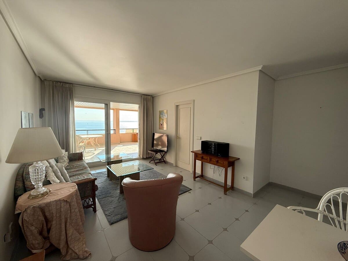 2 bedroom Flat for sale in Illetas with pool - € 695,000 (Ref: 9400232)