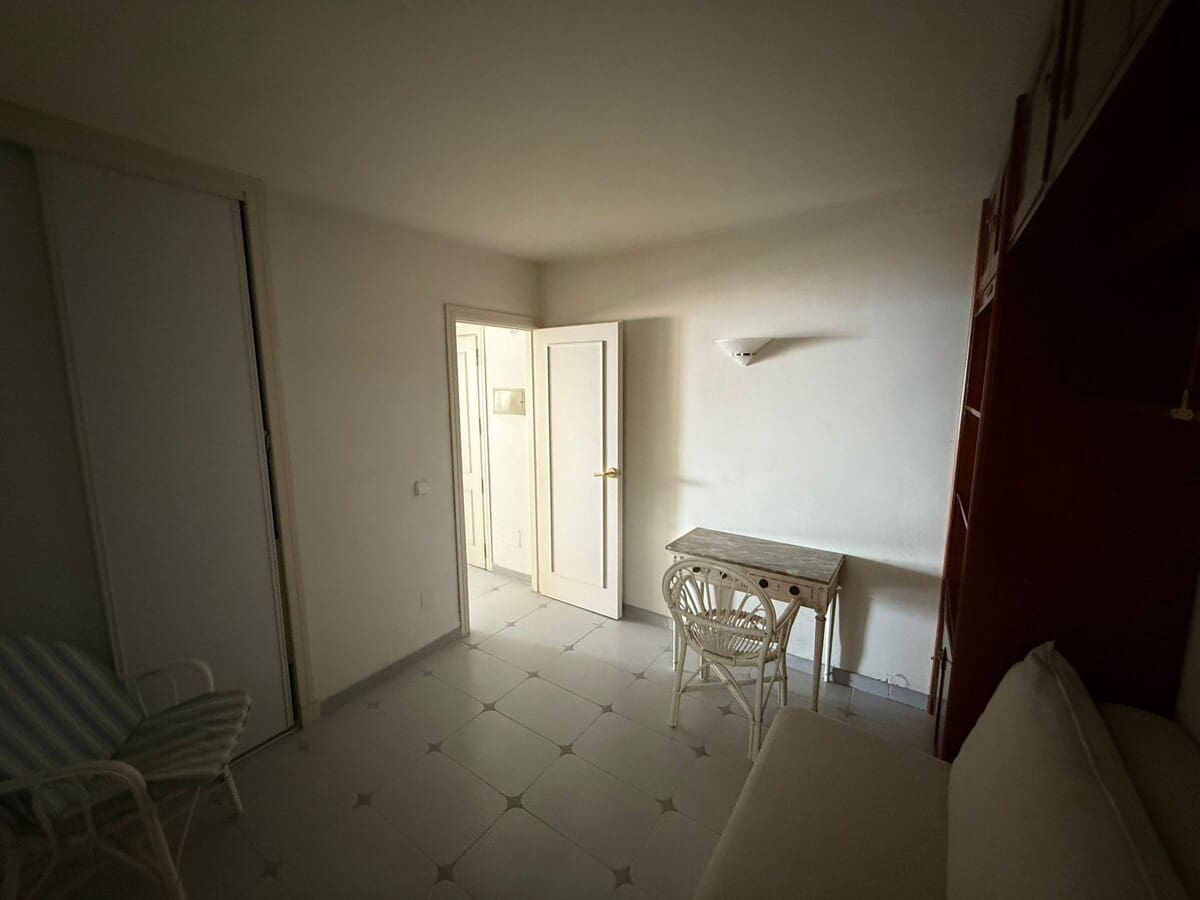 2 bedroom Flat for sale in Illetas with pool - € 695,000 (Ref: 9400232)