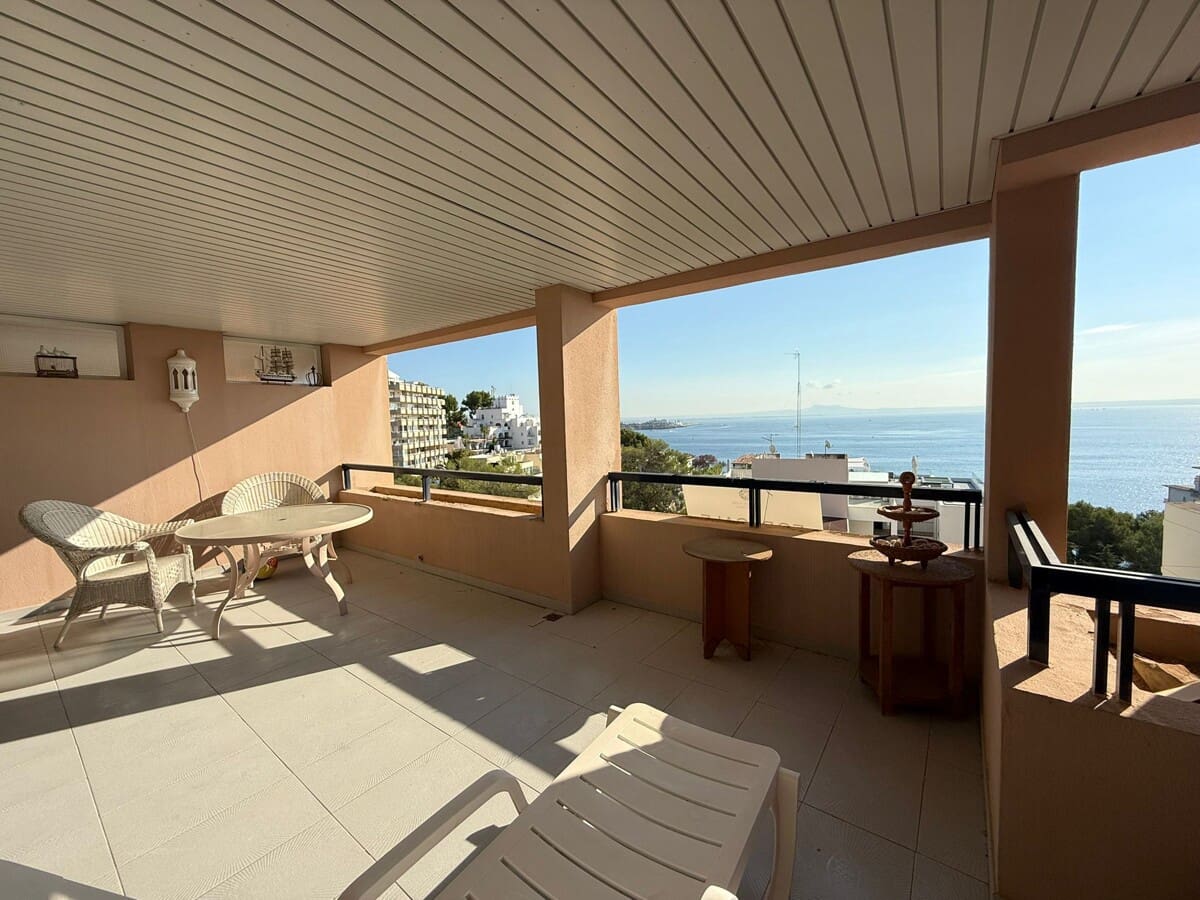2 bedroom Flat for sale in Illetas with pool - € 695,000 (Ref: 9400232)