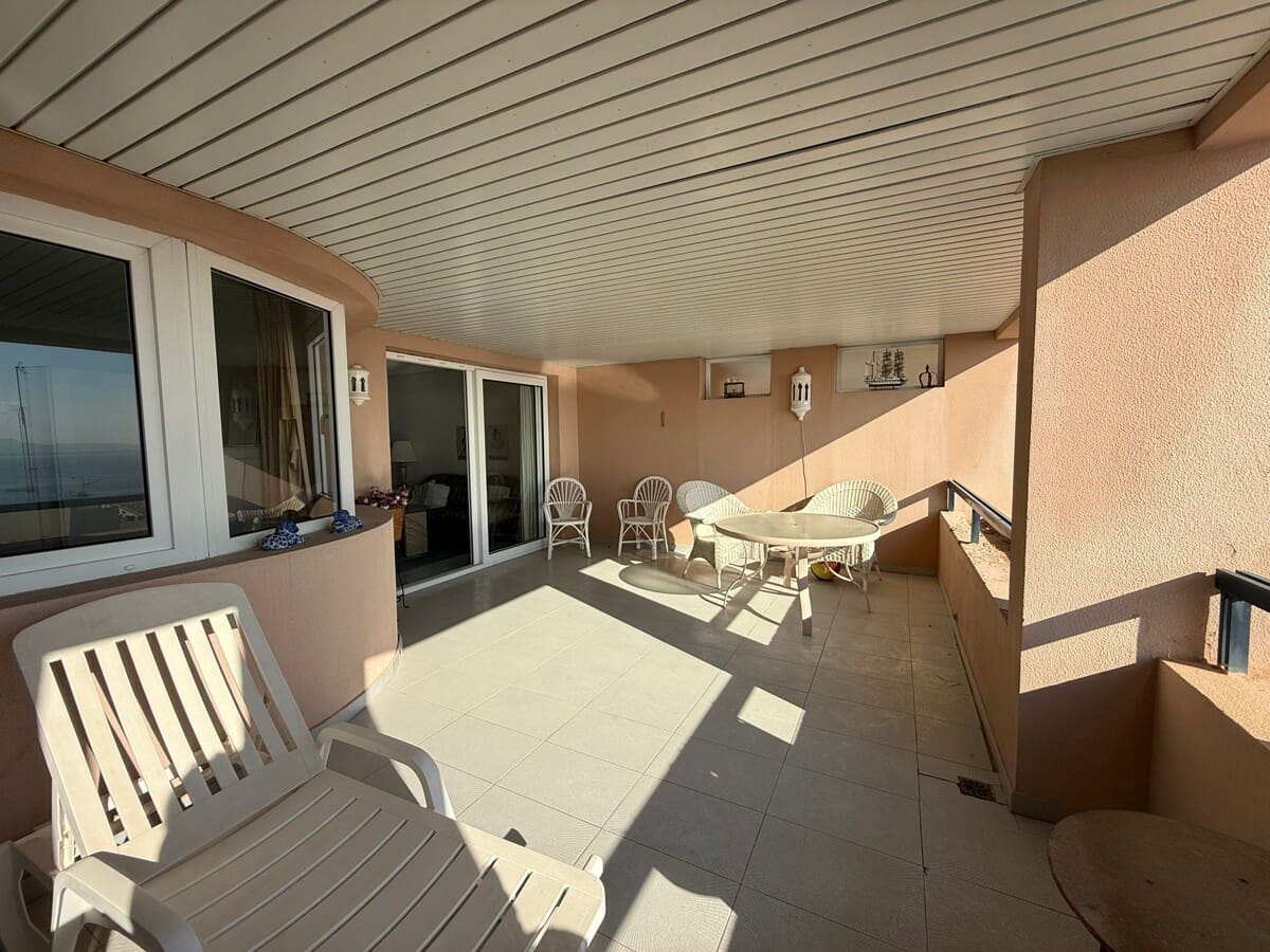 2 bedroom Flat for sale in Illetas with pool - € 695,000 (Ref: 9400232)