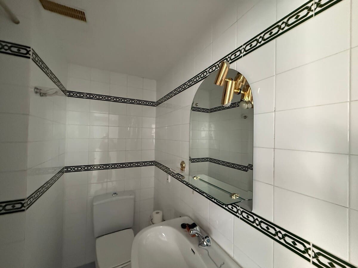 2 bedroom Flat for sale in Illetas with pool - € 695,000 (Ref: 9400232)