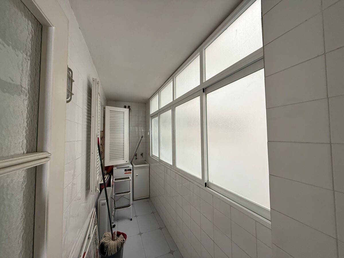 2 bedroom Flat for sale in Illetas with pool - € 695,000 (Ref: 9400232)