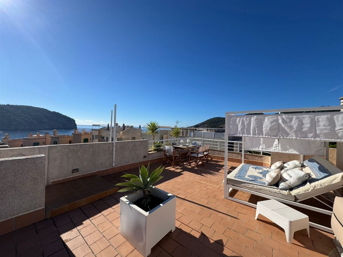 1 bedroom Penthouse for sale in Es Camp De Mar / El Camp De Mar with garage - € 545,000 (Ref: 9400233)