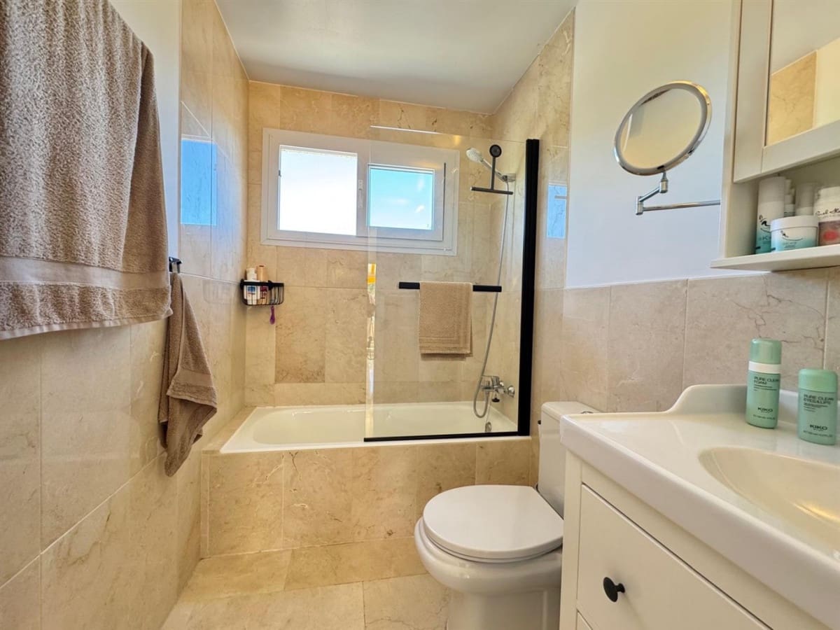 1 bedroom Penthouse for sale in Es Camp De Mar / El Camp De Mar with garage - € 545,000 (Ref: 9400233)