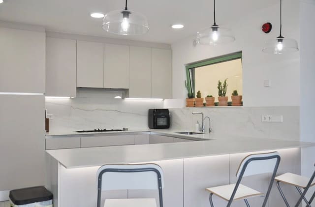 Villa/Maison Mitoyenne de 4 chambres à louer à La Bonanova, Palma de Mallorca avec piscine - 4 500 € (Ref: 9400234)