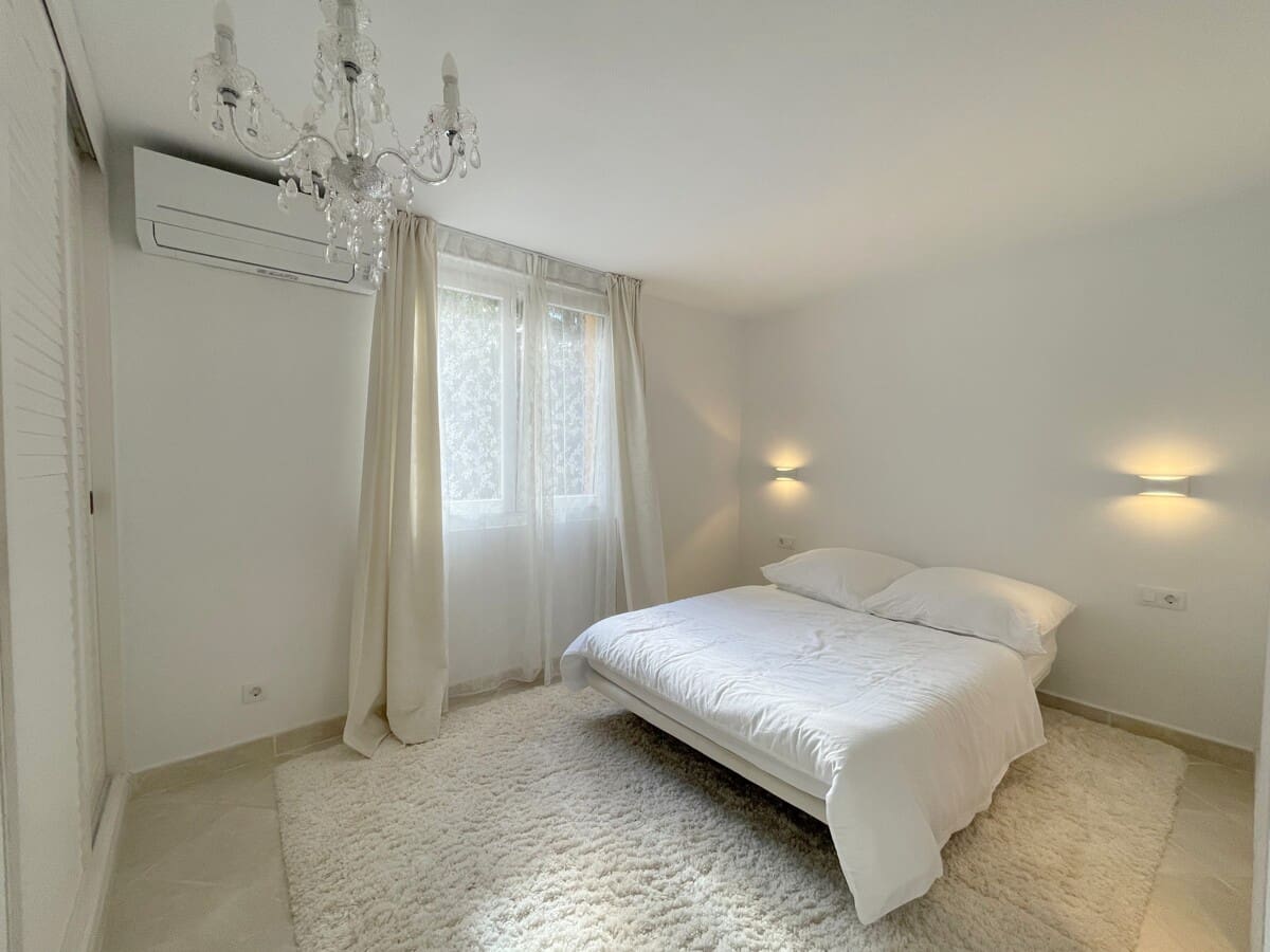 2 bedroom Flat for sale in Santa Ponsa with pool garage - € 550,000 (Ref: 9405842)