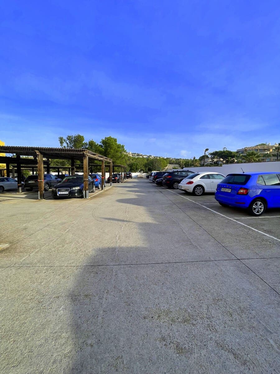 2 bedroom Flat for sale in Santa Ponsa with pool garage - € 550,000 (Ref: 9405842)