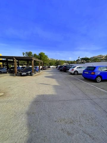 2 bedroom Flat for sale in Santa Ponsa, Calvià with pool garage - € 550,000 (Ref: 9405842)