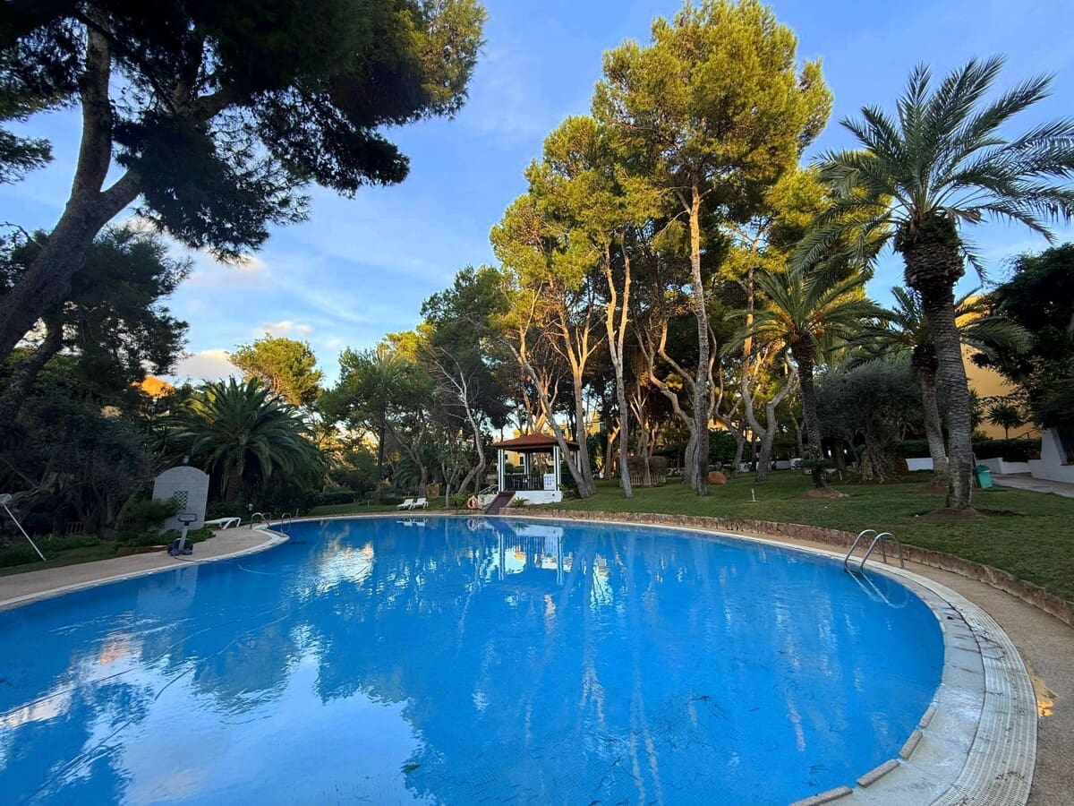 2 bedroom Flat for sale in Santa Ponsa with pool garage - € 550,000 (Ref: 9405842)