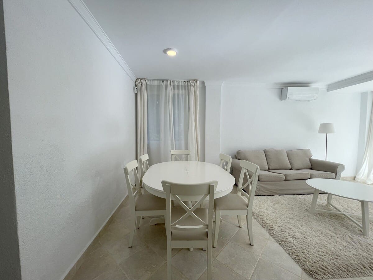 2 bedroom Flat for sale in Santa Ponsa with pool garage - € 550,000 (Ref: 9405842)