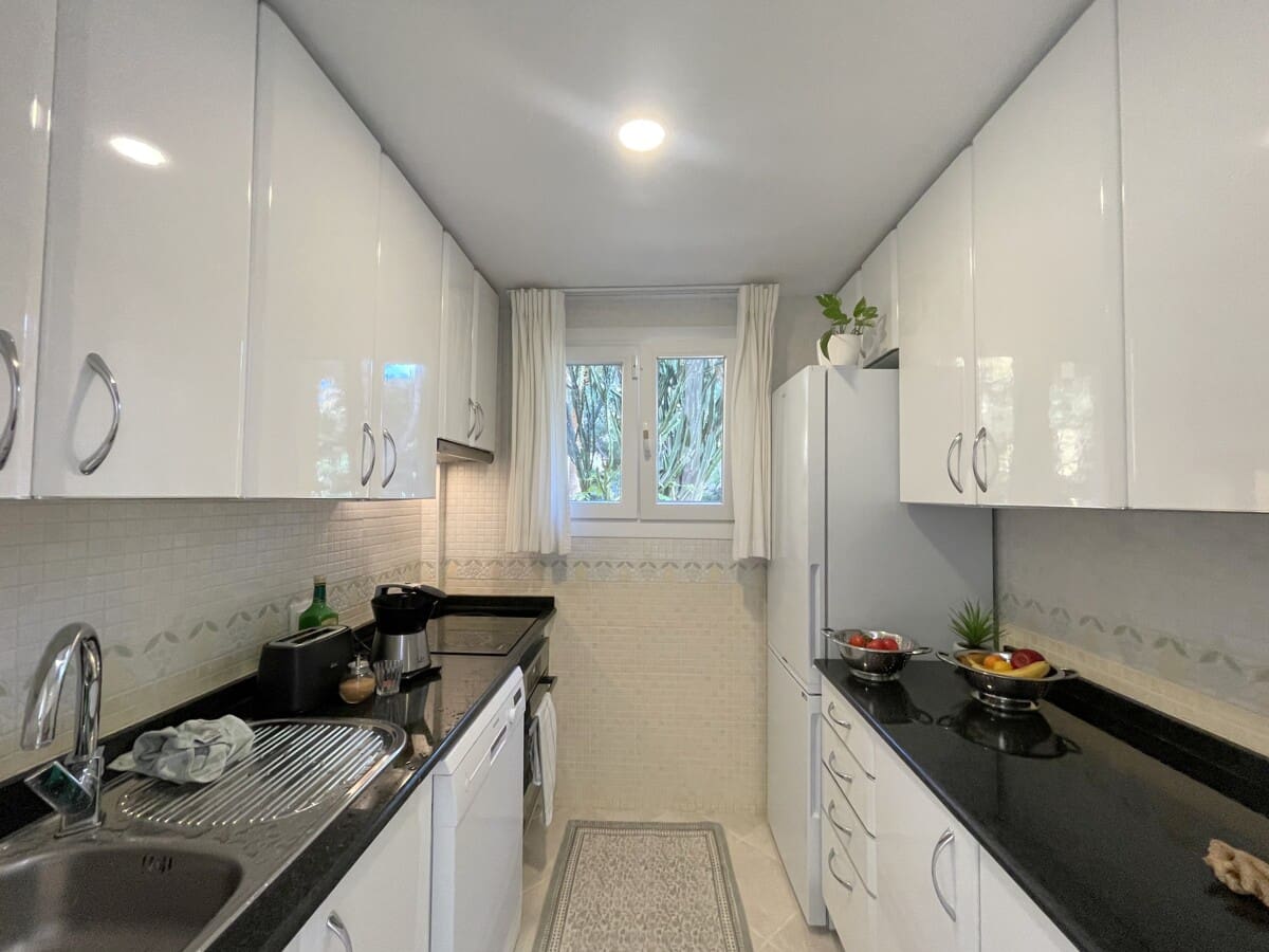 2 bedroom Flat for sale in Santa Ponsa with pool garage - € 550,000 (Ref: 9405842)