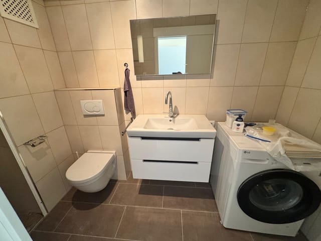 2 soveværelse Lejlighed til salg i Es Camp De Mar / El Camp De Mar, Andratx med swimmingpool - € 550.000 (Ref: 9405844)