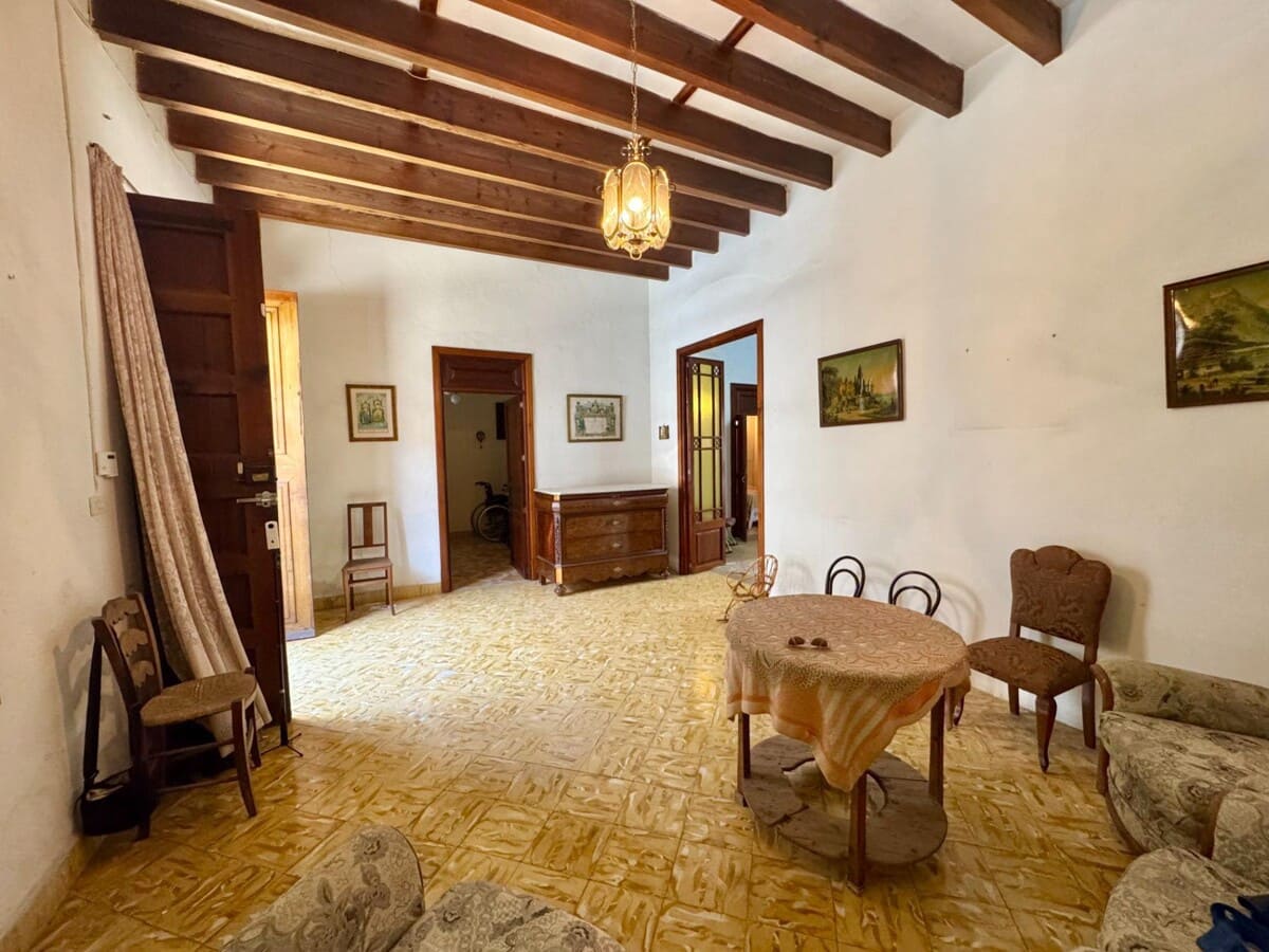 6 slaapkamer Rijtjeshuis te koop in Campos met garage - € 430.000 (Ref: 9415172)