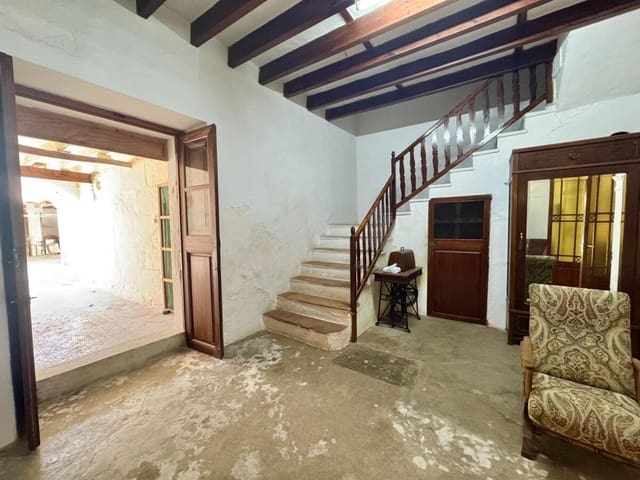 6 slaapkamer Rijtjeshuis te koop in Campos met garage - € 430.000 (Ref: 9415172)