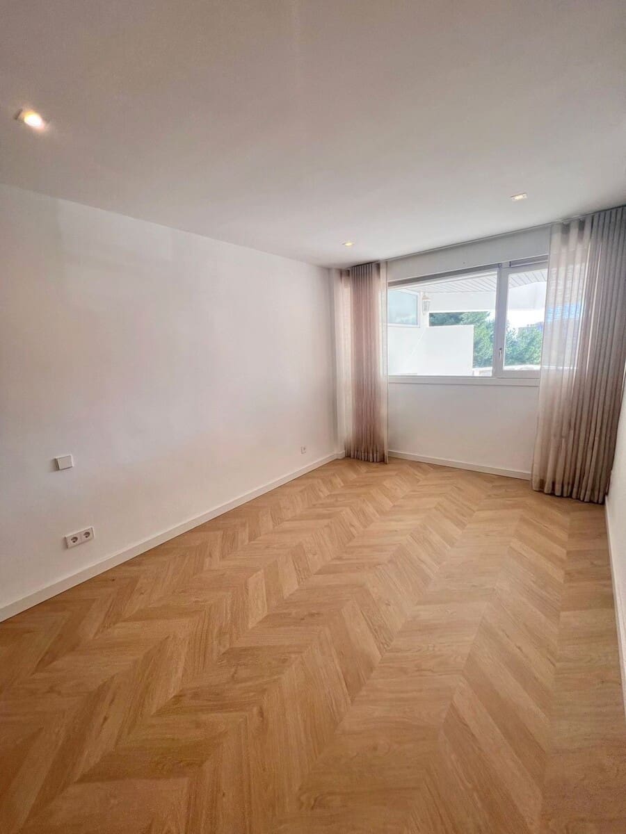 2 bedroom Flat for rent in Cala Vinyes / Cala Vinyas / Cala Vinas with pool garage - € 1,750 (Ref: 9415173)