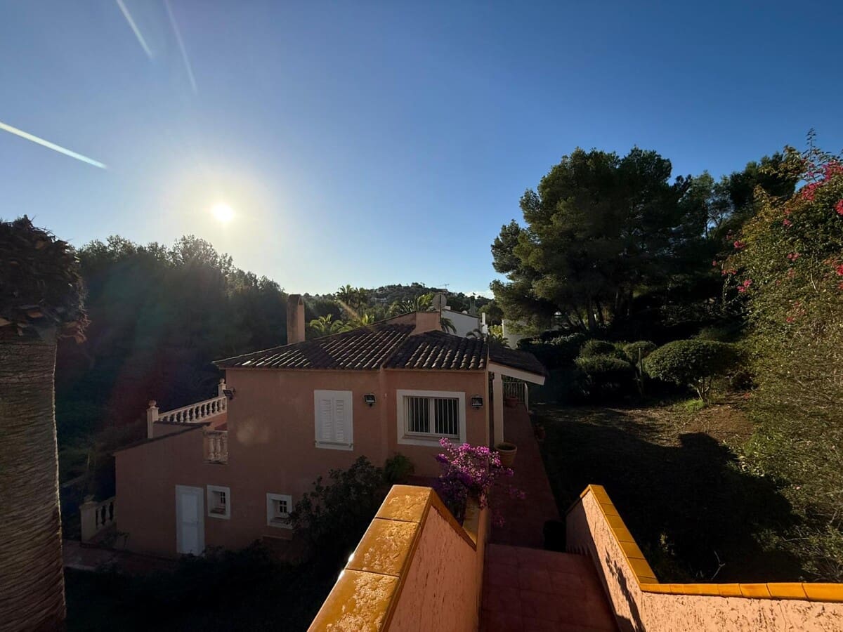 3 bedroom Villa for sale in Costa de la Calma with pool garage - € 1,200,000 (Ref: 9436398)