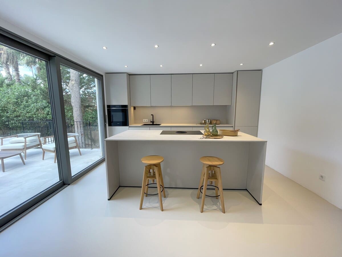 4 bedroom Villa for sale in Santa Ponsa with pool garage - € 2,950,000 (Ref: 9436399)