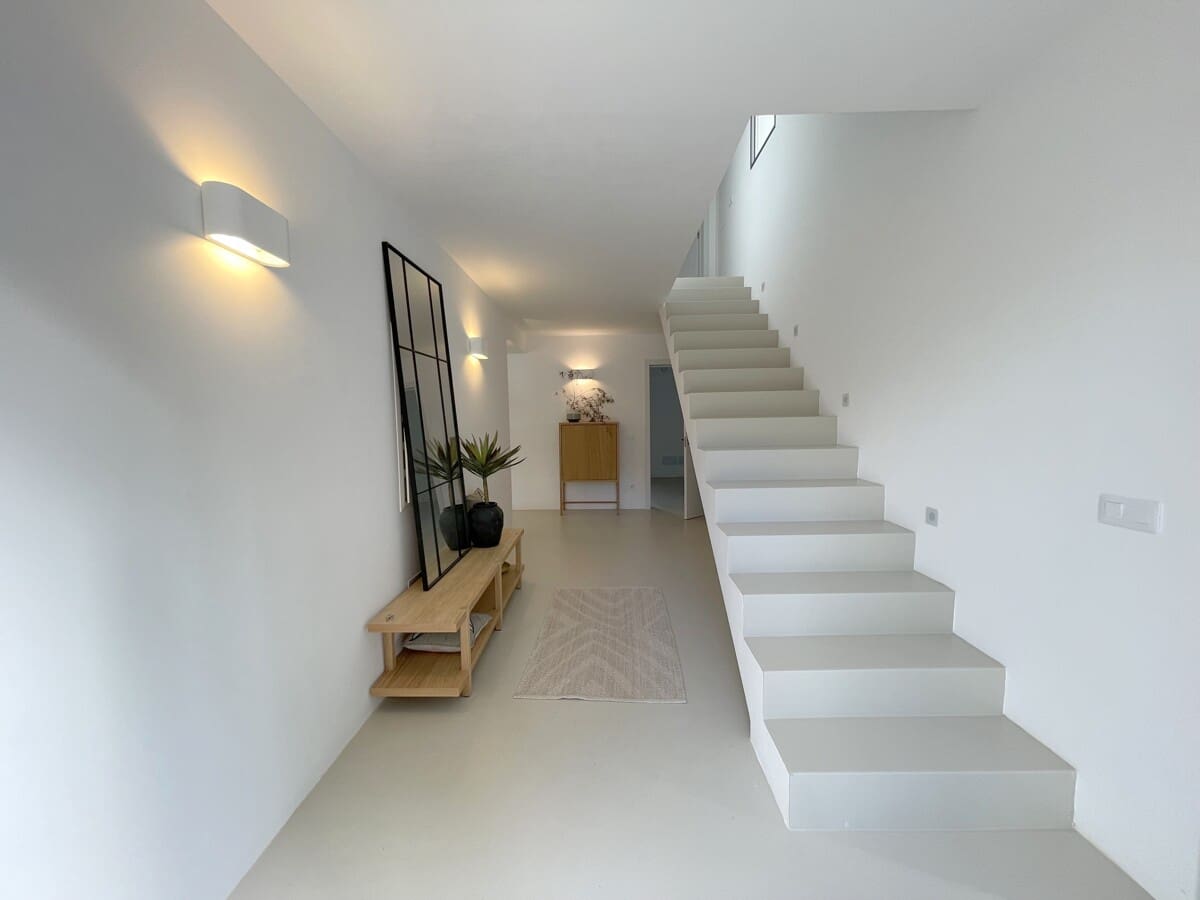 4 bedroom Villa for sale in Santa Ponsa with pool garage - € 2,950,000 (Ref: 9436399)