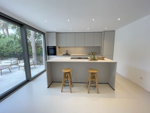 4 sypialnia Willa na sprzedaż w Santa Ponsa, Calvià z basenem garażem - 2 950 000 € (Ref: 9436399)