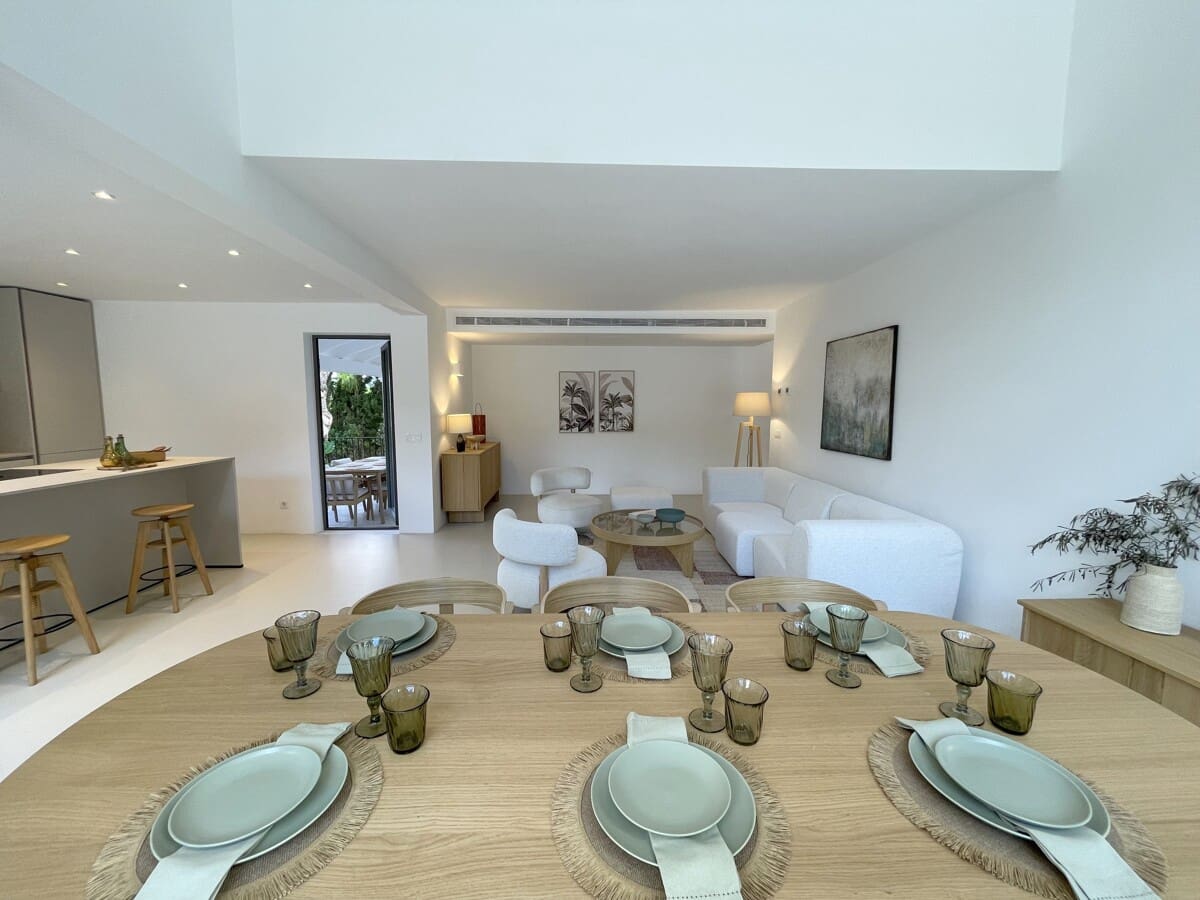 4 bedroom Villa for sale in Santa Ponsa with pool garage - € 2,950,000 (Ref: 9436399)