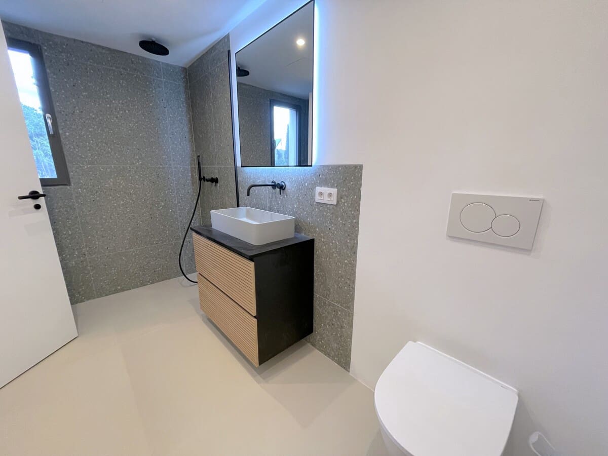 4 bedroom Villa for sale in Santa Ponsa with pool garage - € 2,950,000 (Ref: 9436399)