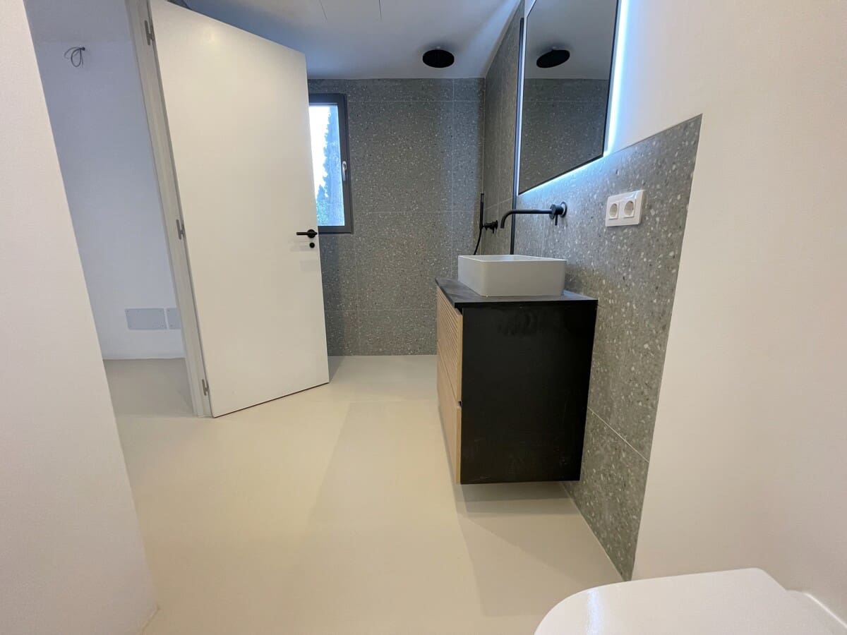 4 bedroom Villa for sale in Santa Ponsa with pool garage - € 2,950,000 (Ref: 9436399)