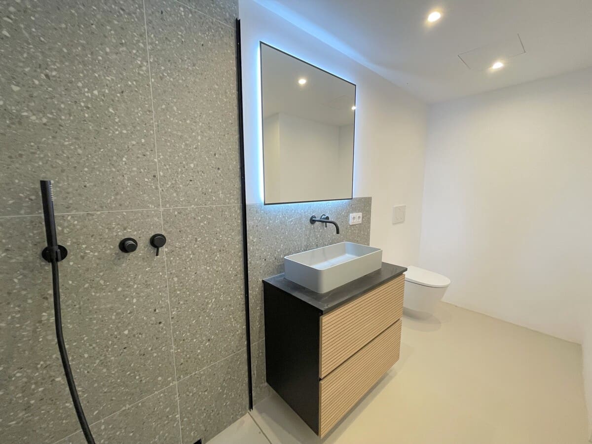 4 bedroom Villa for sale in Santa Ponsa with pool garage - € 2,950,000 (Ref: 9436399)