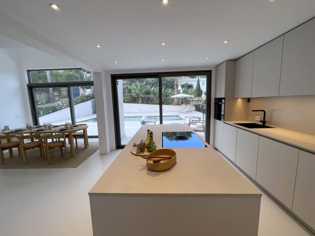 4 sypialnia Willa na sprzedaż w Santa Ponsa, Calvià z basenem garażem - 2 950 000 € (Ref: 9436399)