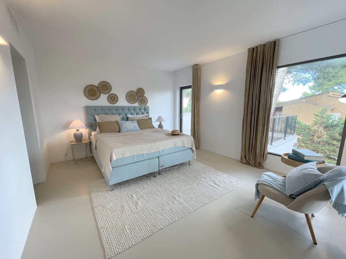 4 bedroom Villa for sale in Santa Ponsa with pool garage - € 2,950,000 (Ref: 9436399)