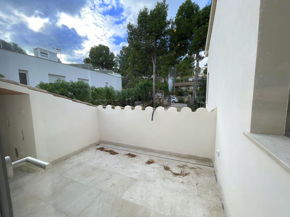 4 bedroom Villa for sale in Santa Ponsa with pool garage - € 2,950,000 (Ref: 9436399)