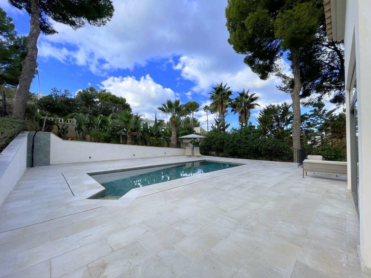 4 bedroom Villa for sale in Santa Ponsa with pool garage - € 2,950,000 (Ref: 9436399)