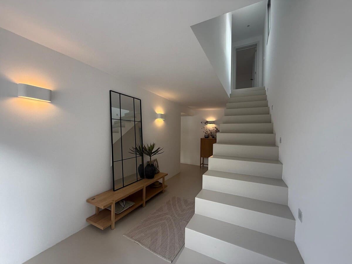 4 bedroom Villa for sale in Santa Ponsa with pool garage - € 2,950,000 (Ref: 9436399)