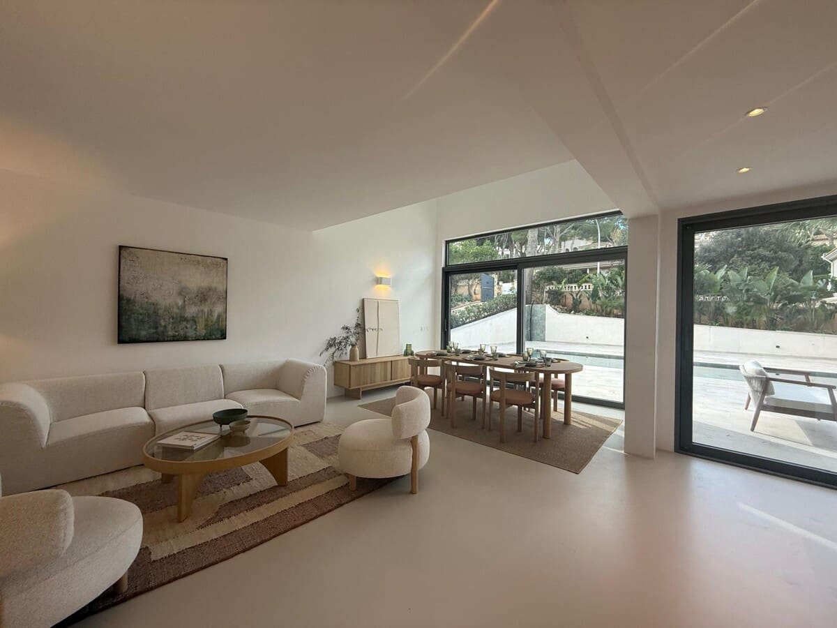 4 bedroom Villa for sale in Santa Ponsa with pool garage - € 2,950,000 (Ref: 9436399)